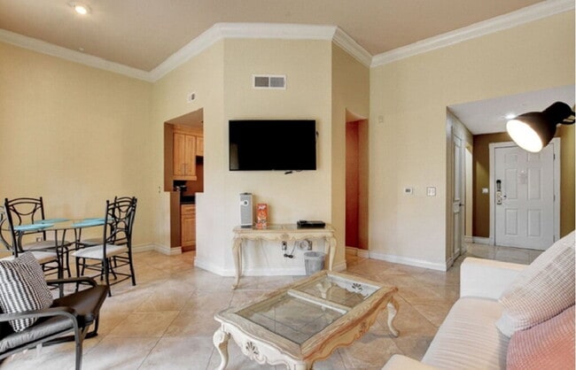 Photo - Luxury 1-Bedroom Rental in Guard-Gated Meridian – Walk to the Strip! Unidad 308