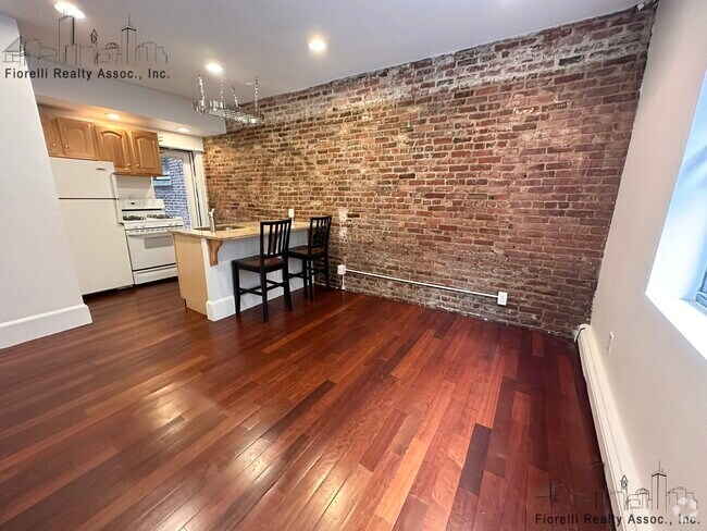 Building Photo - 22 Henchman St Unit 2 Rental