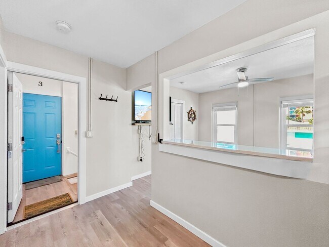 Photo - 14135 Palm St Unit 4