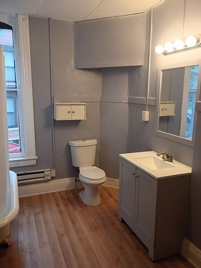 251-255 Villa St Unit 251 Villa 4