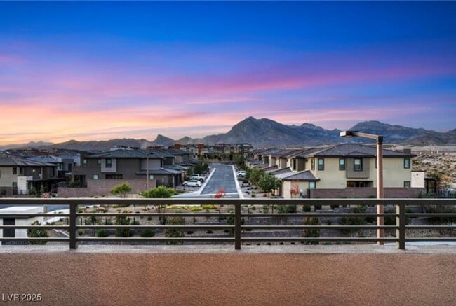 Photo - 660 Clowder Spring Way