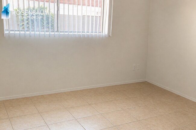 Photo - 3647 E Bellevue St Unidad 3647