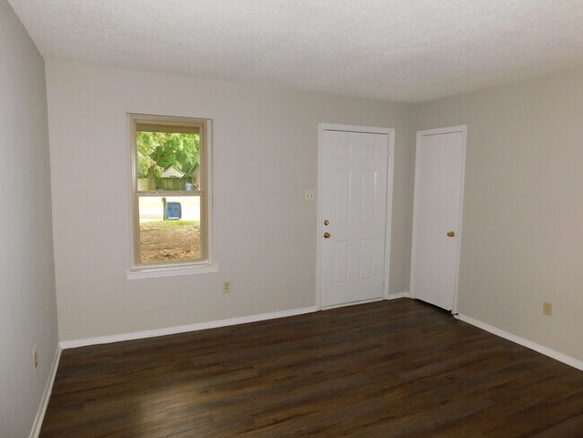 Photo - ****JUST REDUCED****