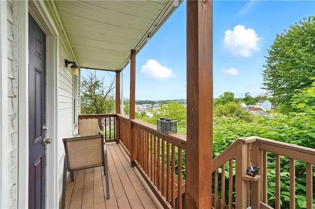 Photo - 2511 Mission St