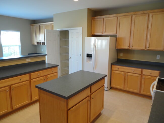 Photo - 3227 Enchanting Way