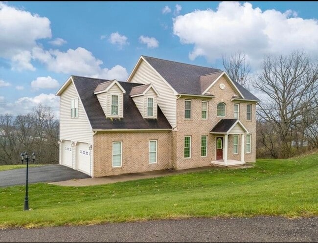 Building Photo - 65 Hillside Dr