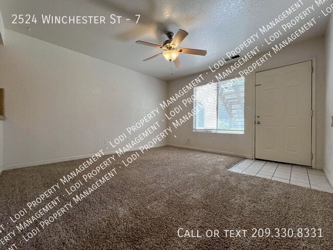 Photo - 2524 Winchester Dr