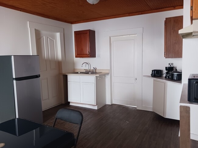 Photo - 812 W Main St Unidad #2