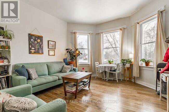 Photo - 265 Barrie Rd Unit 3