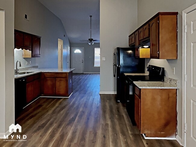 Photo - 724 Stuckert Dr