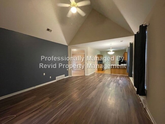 Photo - 2 bedroom Home in Harbor Town!!