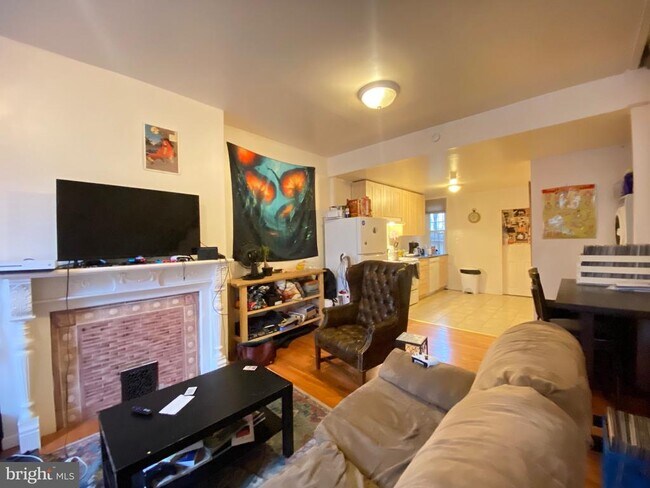 Building Photo - 1527 Page St Rental