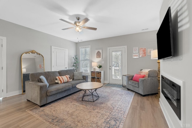 Photo - 32 English Commons Dr