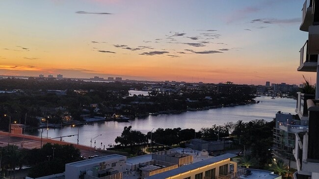 Building Photo - 6039 Collins Ave Rental