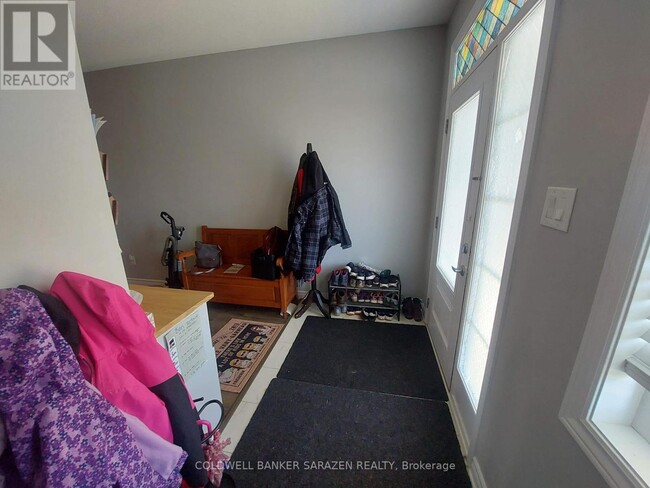 Photo - 614 Hamsa St