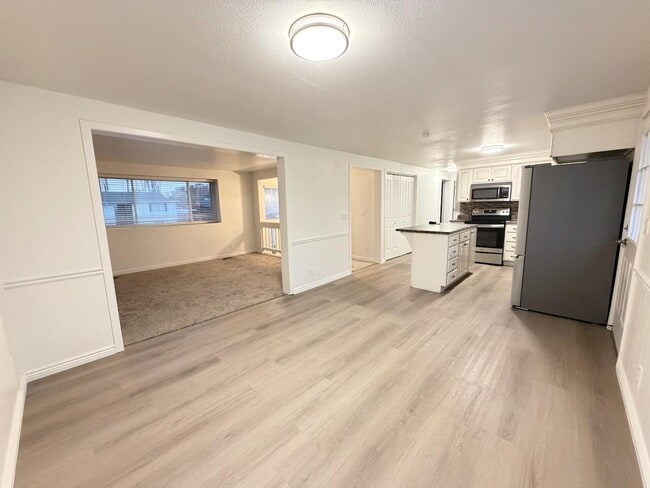 Photo - 1101 S 680 W