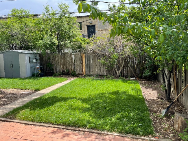 Photo - 720 Poplar St