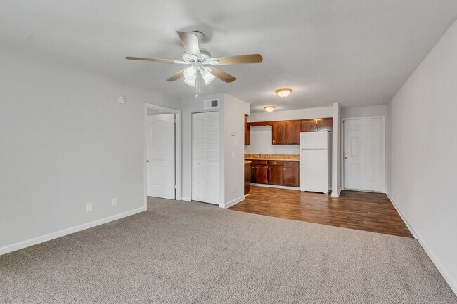 Photo - Maitland Court Apartments