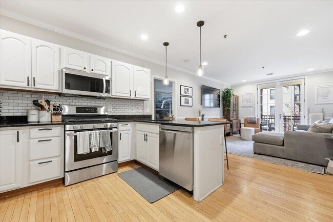 Photo - 501 9th St Unit 403