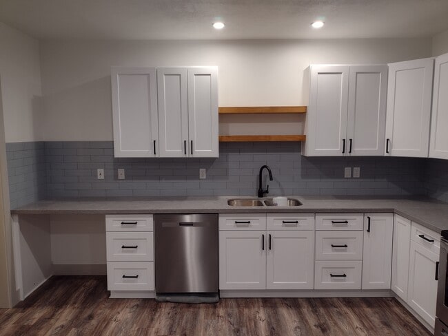 Kitchen sink and counter - 6821 S Cook Dr Unit Basement