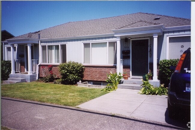 Building Photo - 826 W Nickerson St Unit 826 Nickerson Rental