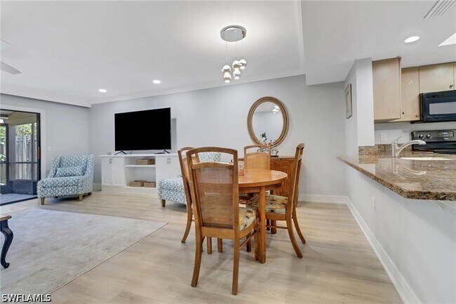 790 Meadowland Dr