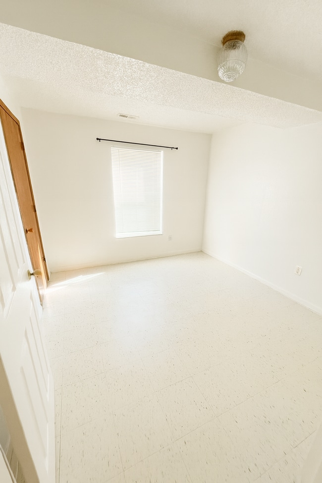 Photo - 2512 Elmwood Pkwy