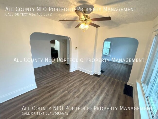 Photo - 2690 Sullivant Ave