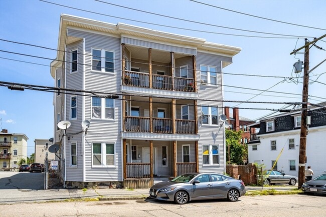 Building Photo - 155 Salem St Unit 4 Rental