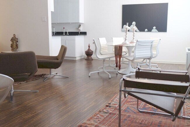 Photo - 1545 18th St NW Unit 812