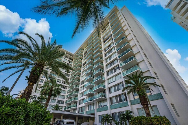 Building Photo - 1000 West Ave Unit 432 Rental