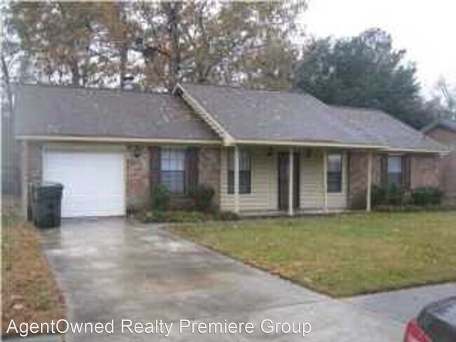 3 br, 2 bath House - 419 Carolina Circle - 3 br, 2 bath House - 419 Carolina Circle