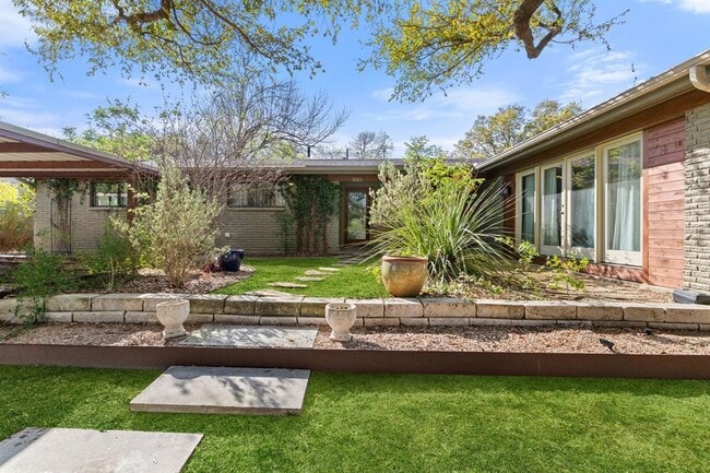 Photo - 2212 East Side Dr