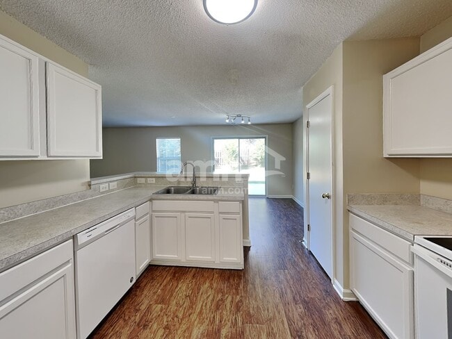 155 Camforth Dr