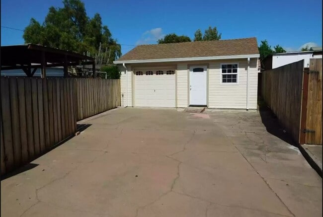 Photo - 1774 Bancroft Ave
