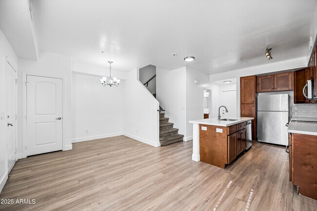 Photo - 4608 W Maryland Ave Unit 1154