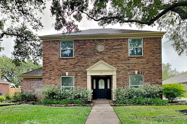 Building Photo - 719 Fernglade Dr