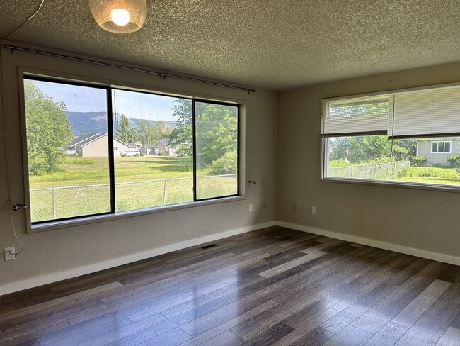Photo - 309/311 Baker St Unidad 311