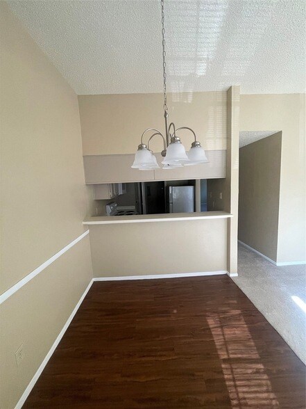 2263 Millstone Dr Unidad B