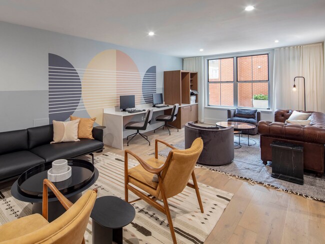 Downtown_amenity_business center_2560