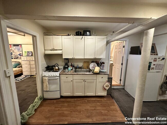 Photo - 63 Burbank St Unidad Burbank St #21 Rental