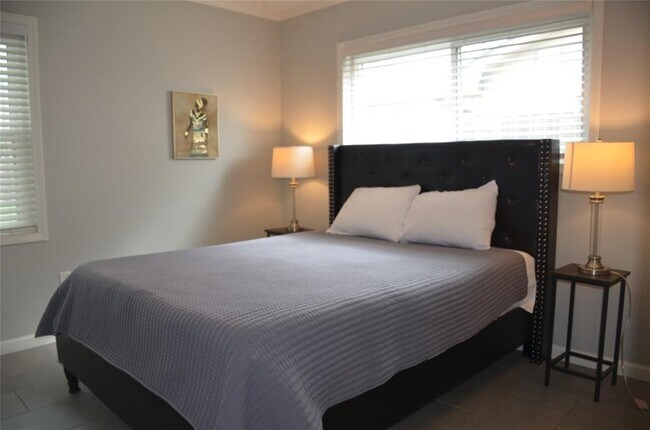 Photo - 2806 Pine St