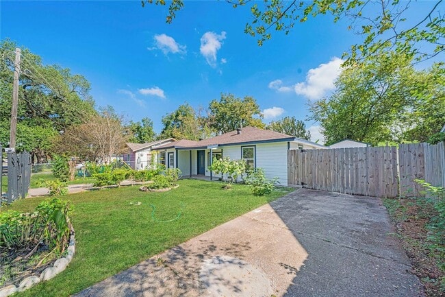 Photo - 5718 Cherry St