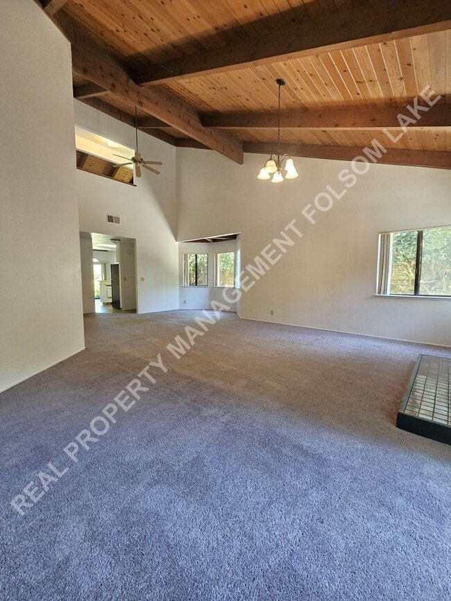 Photo - Spacious 3 bedroom 2.5 bath in South Davis