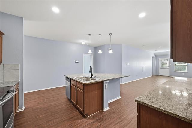 Photo - 1011 Riverstone Trl