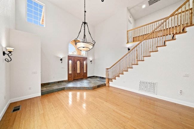 Photo - 8661 Elm Ave