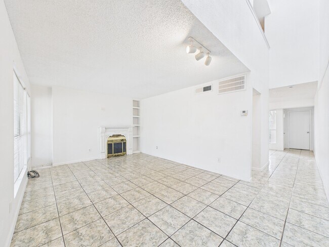 Photo - 781 Country Pl Dr