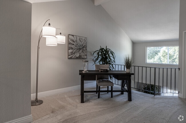 2BR, 3BA, -Loft - 1457 SF