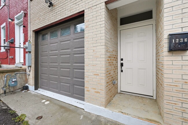 Garage - 1236 Butterfield Way