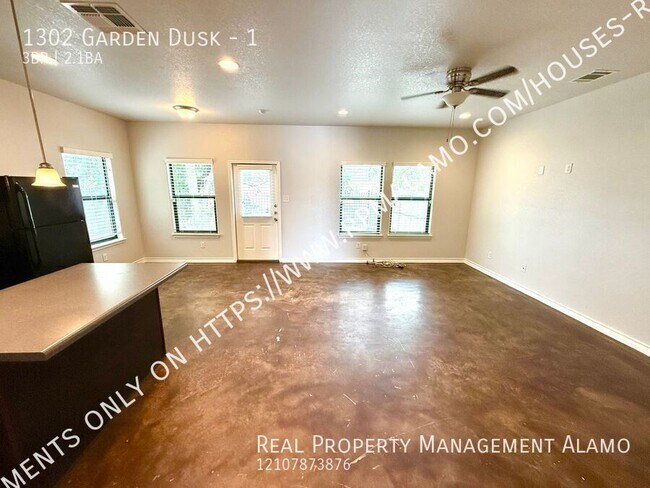 Photo - 1302 Garden Dusk Unit 1